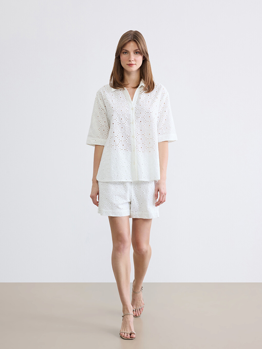 Elastic Waist Broderie Women's Shorts