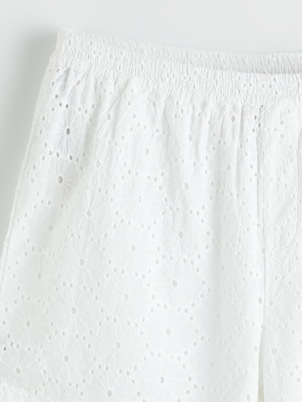 Elastic Waist Broderie Women's Shorts-5