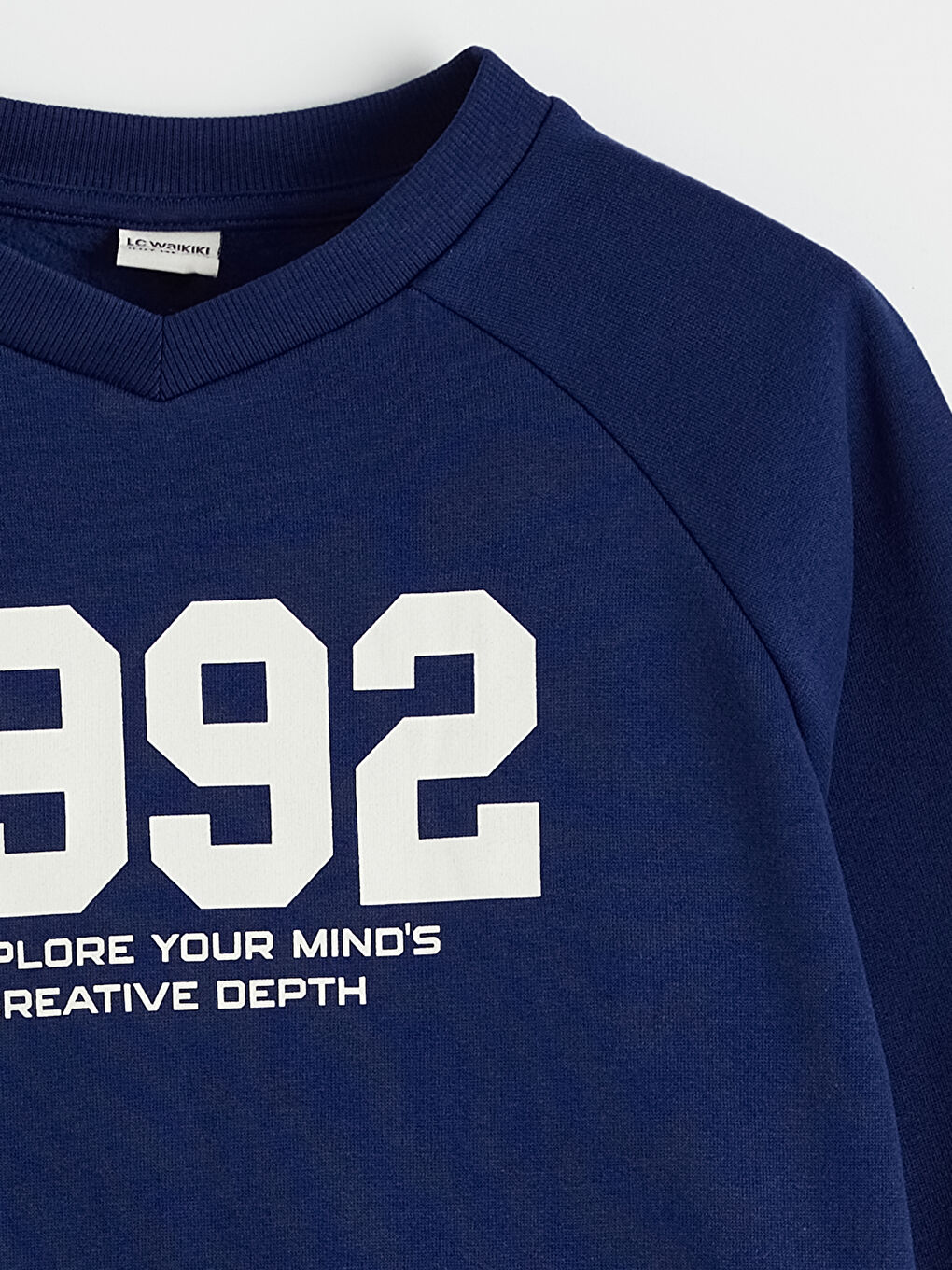 Дівочий теплий спортивний костюм із круглим вирізом та принтом.-2