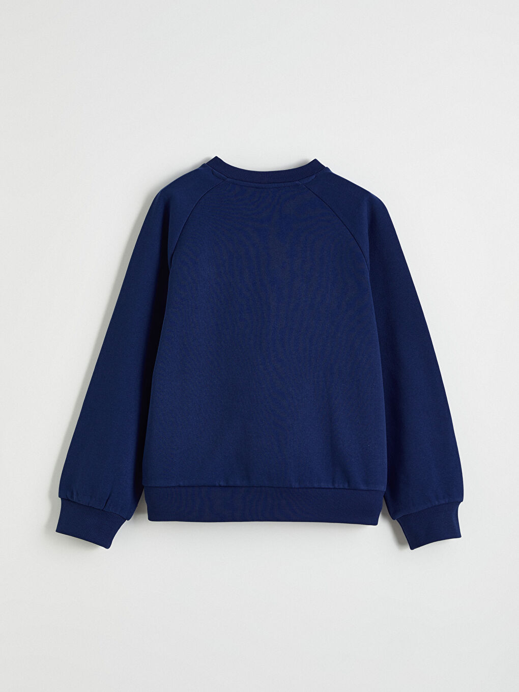 Дівочий теплий спортивний костюм із круглим вирізом та принтом.-4