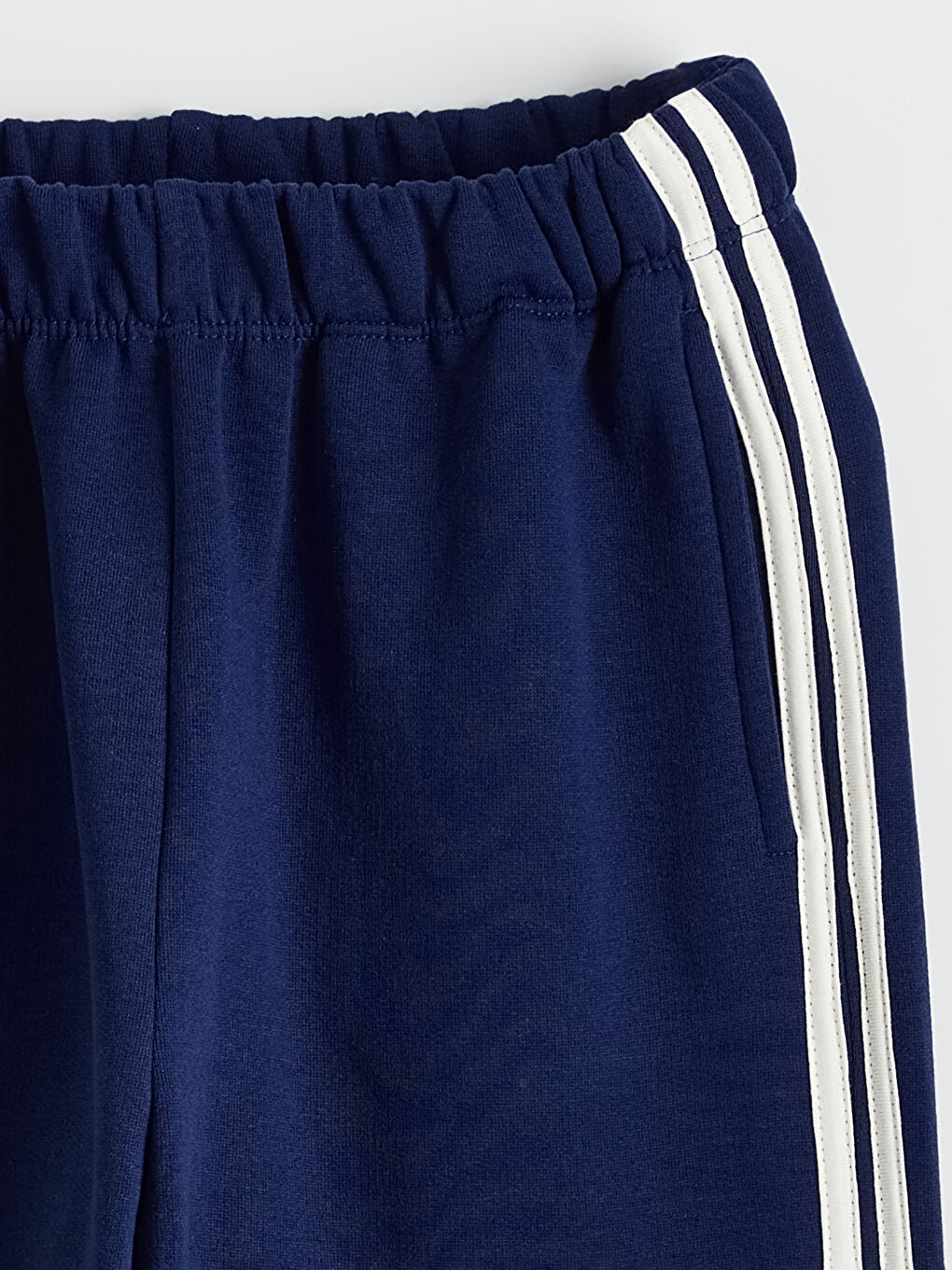 Дівочий теплий спортивний костюм із круглим вирізом та принтом.-6