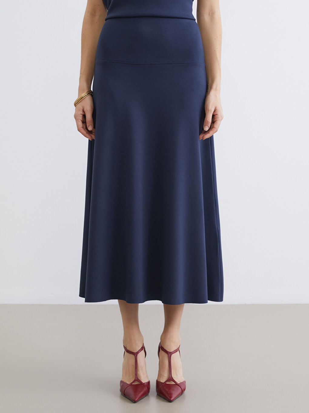 Woman NAVY Skirt-1