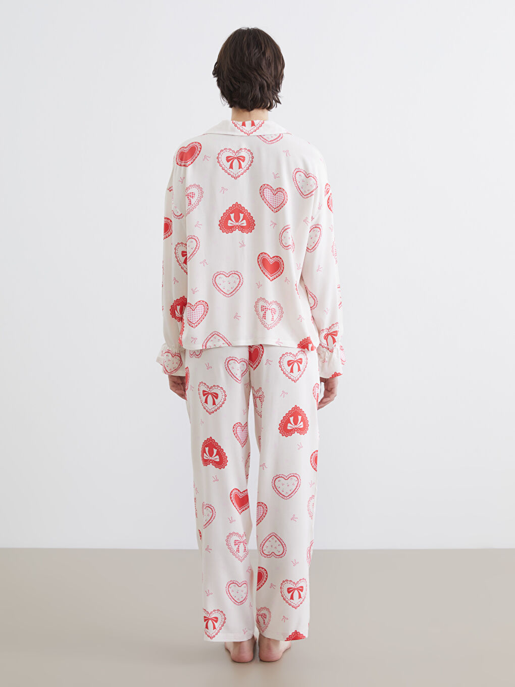 Ekru Gömlek Yaka Kalp Baskılı Kadın Pijama Takımı-3