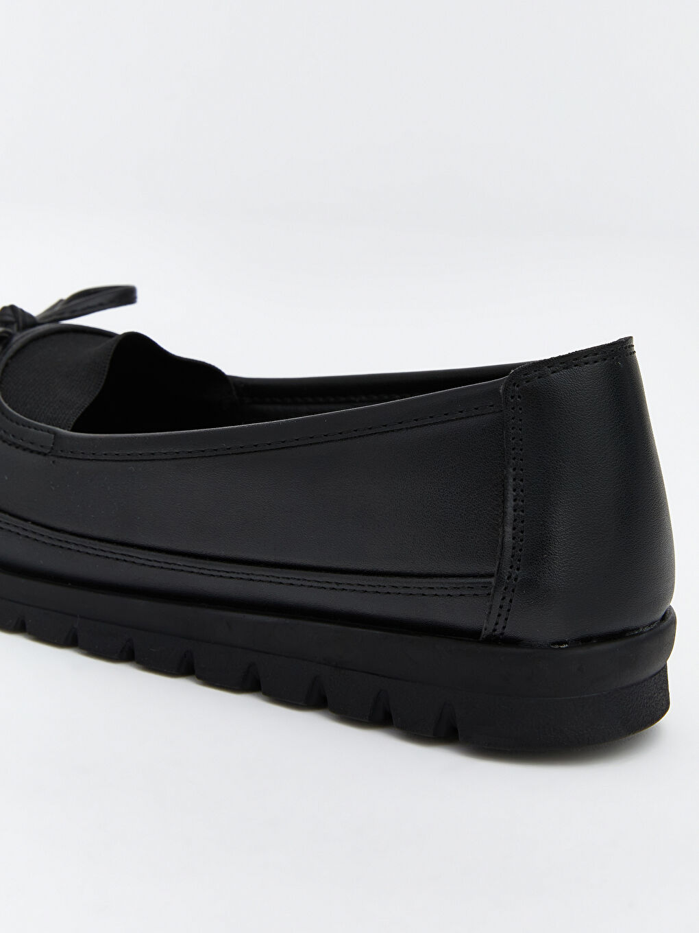 Siyah Fiyonk Görünümlü Kadın Babet-4