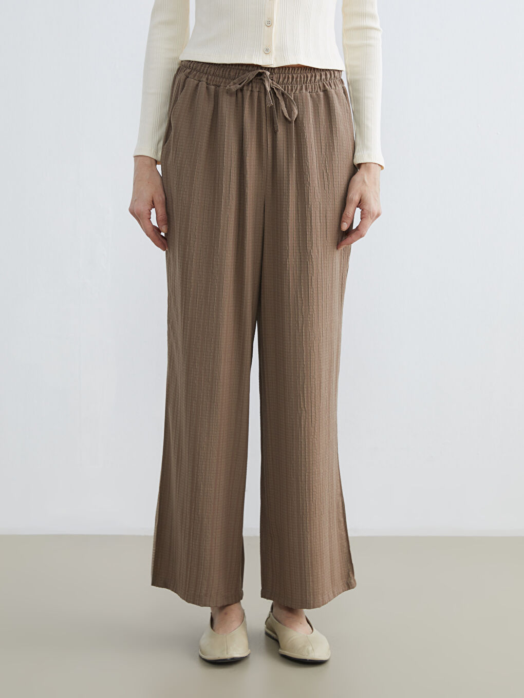 Kahverengi Beli Lastikli Dokulu Kadın Pantolon-1