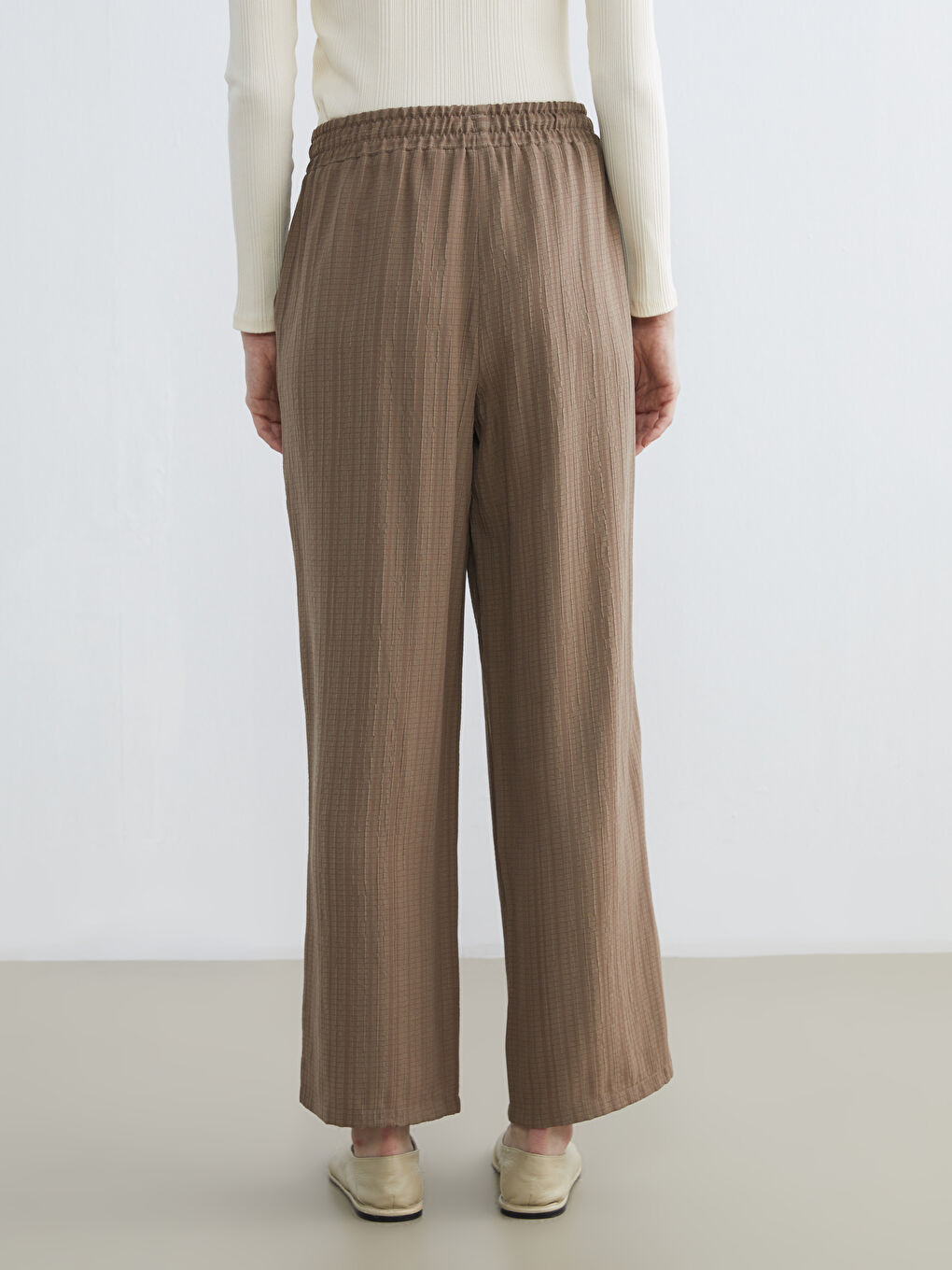 Kahverengi Beli Lastikli Dokulu Kadın Pantolon-3