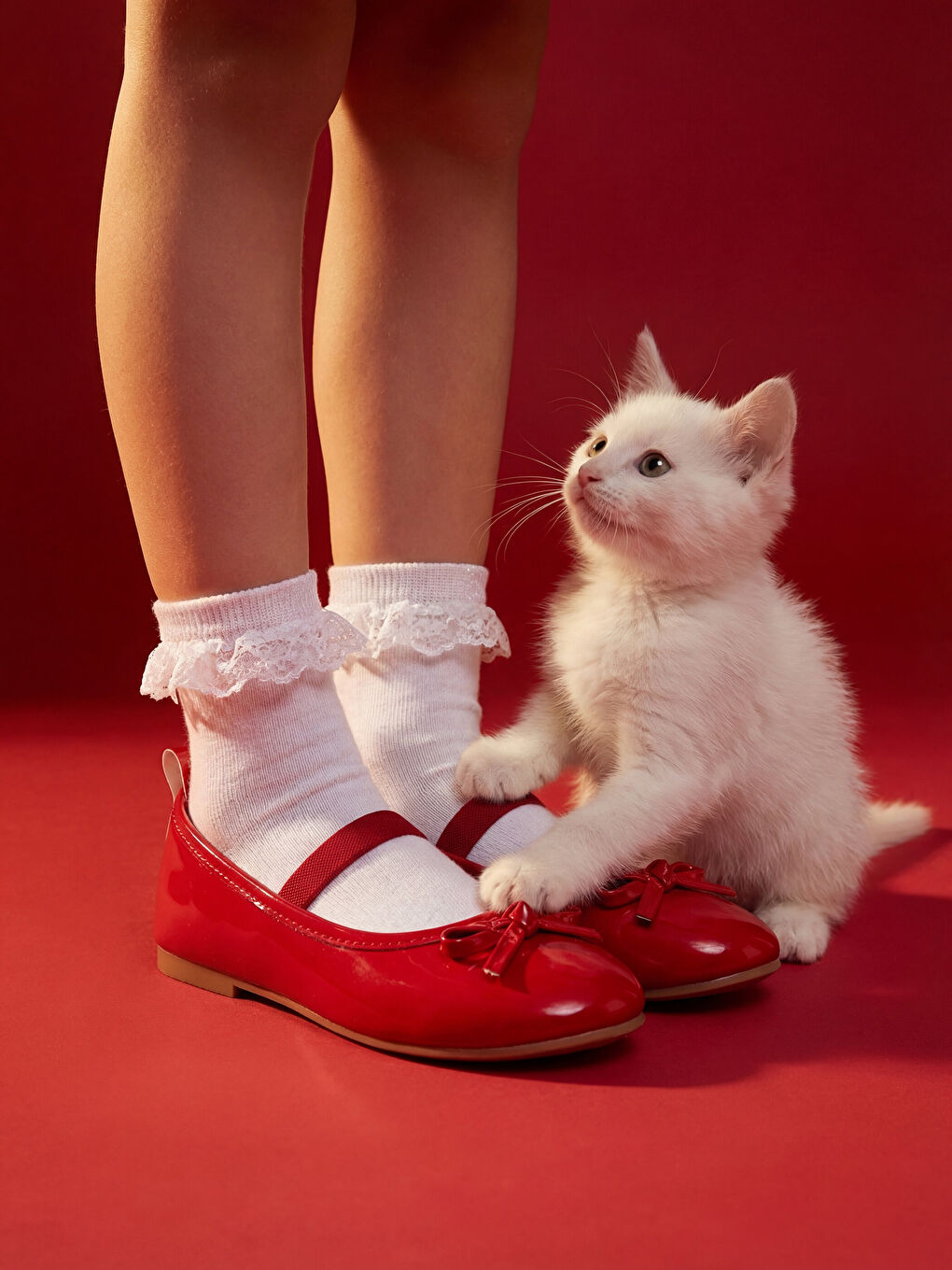 Kırmızı Fiyonk Baskılı Kız Çocuk Babet