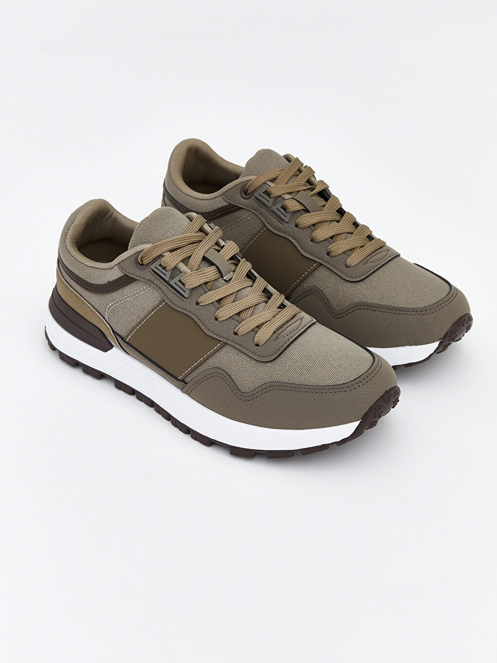 پێڵاوی وەرزشی بێجی پیاو