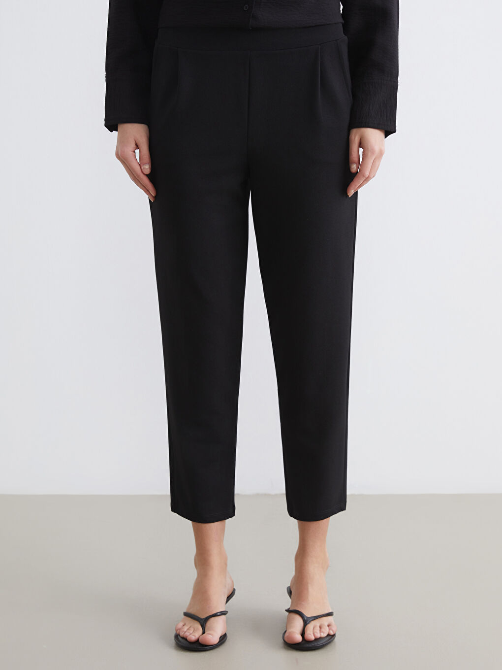 پانتۆڵ ڕه‌ش ژن-1