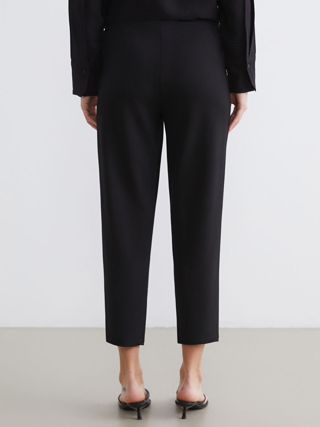 پانتۆڵ ڕه‌ش ژن-3