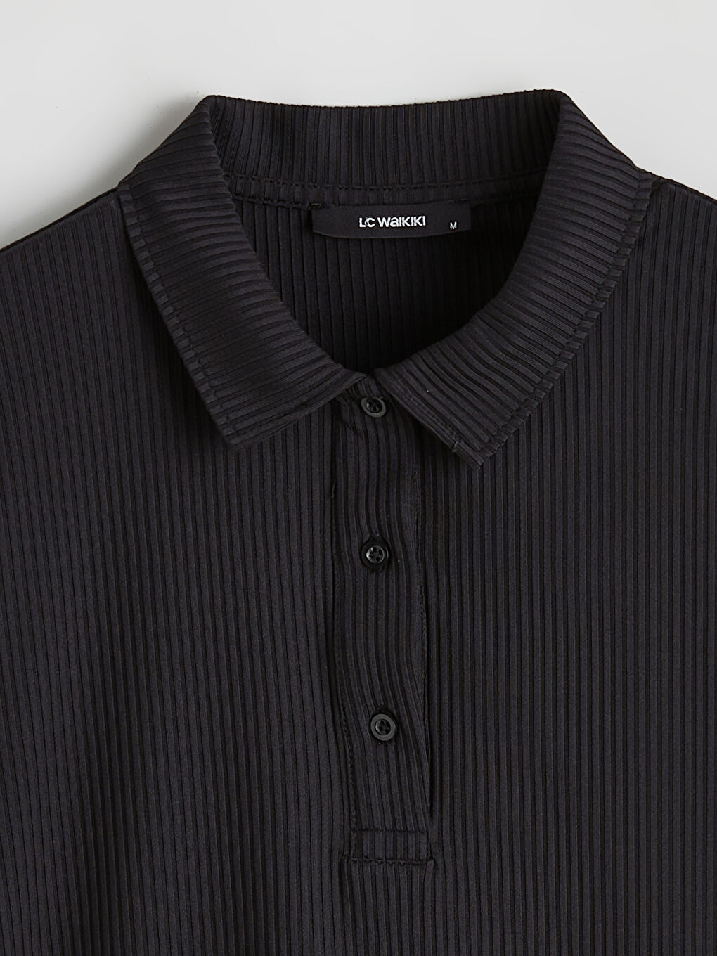 Siyah Polo Yaka Fitilli Kadın Tişört-5