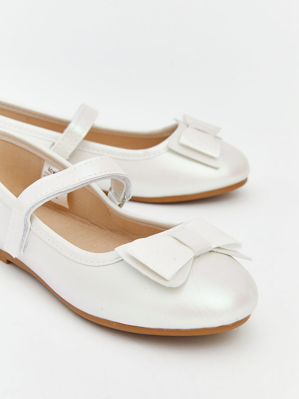 Ekru Deri Görünümlü Kız Çocuk Babet-2