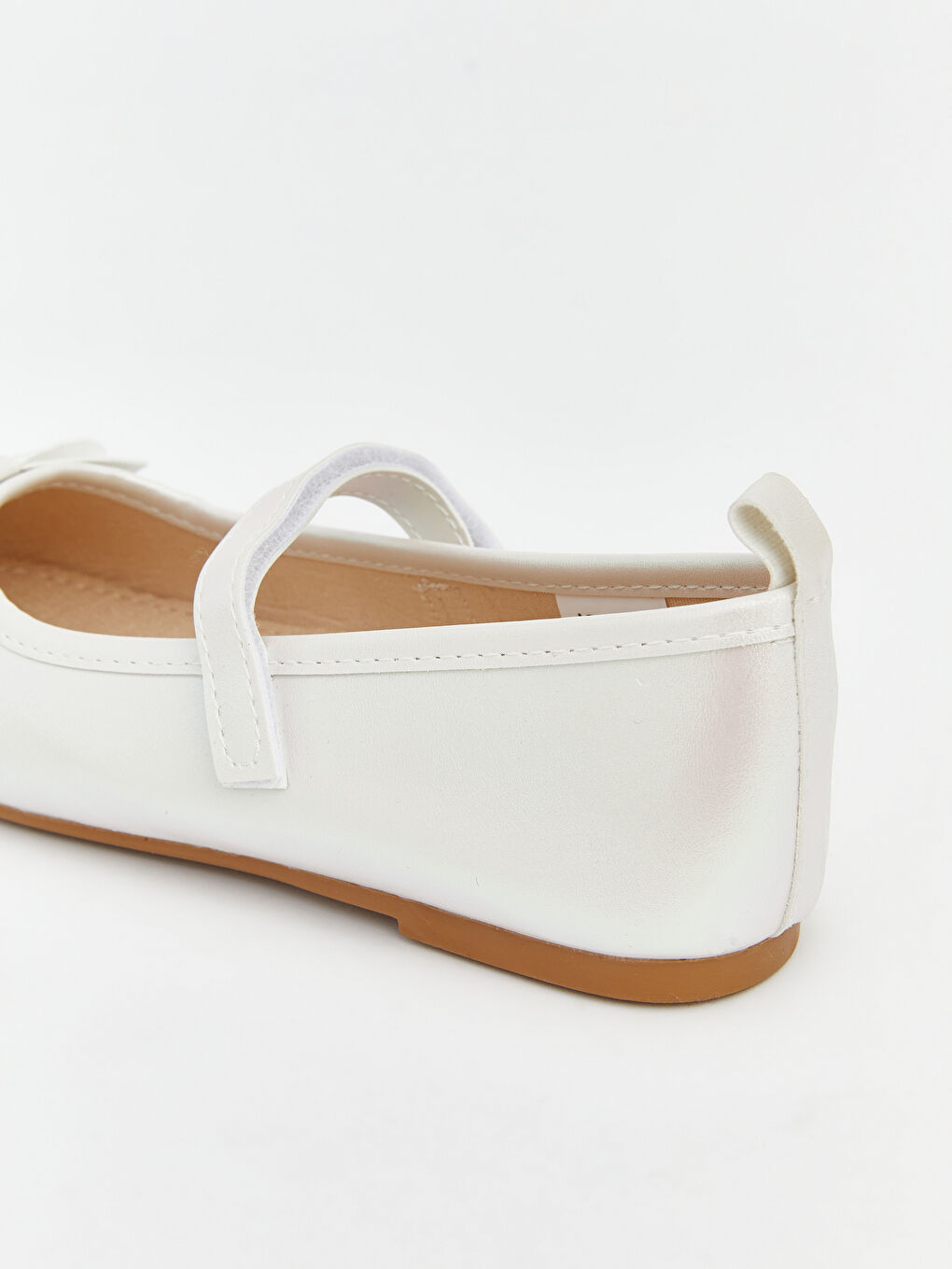 Ekru Deri Görünümlü Kız Çocuk Babet-4