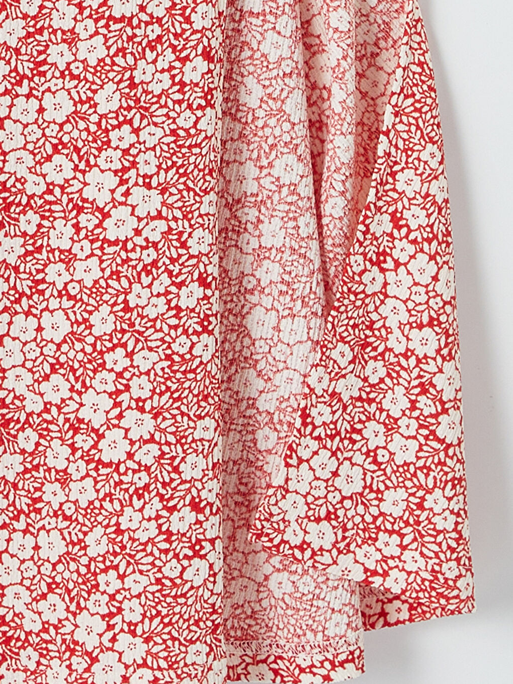 Siyah Kalp Yaka Çiçekli Balon Kollu Elbise-3