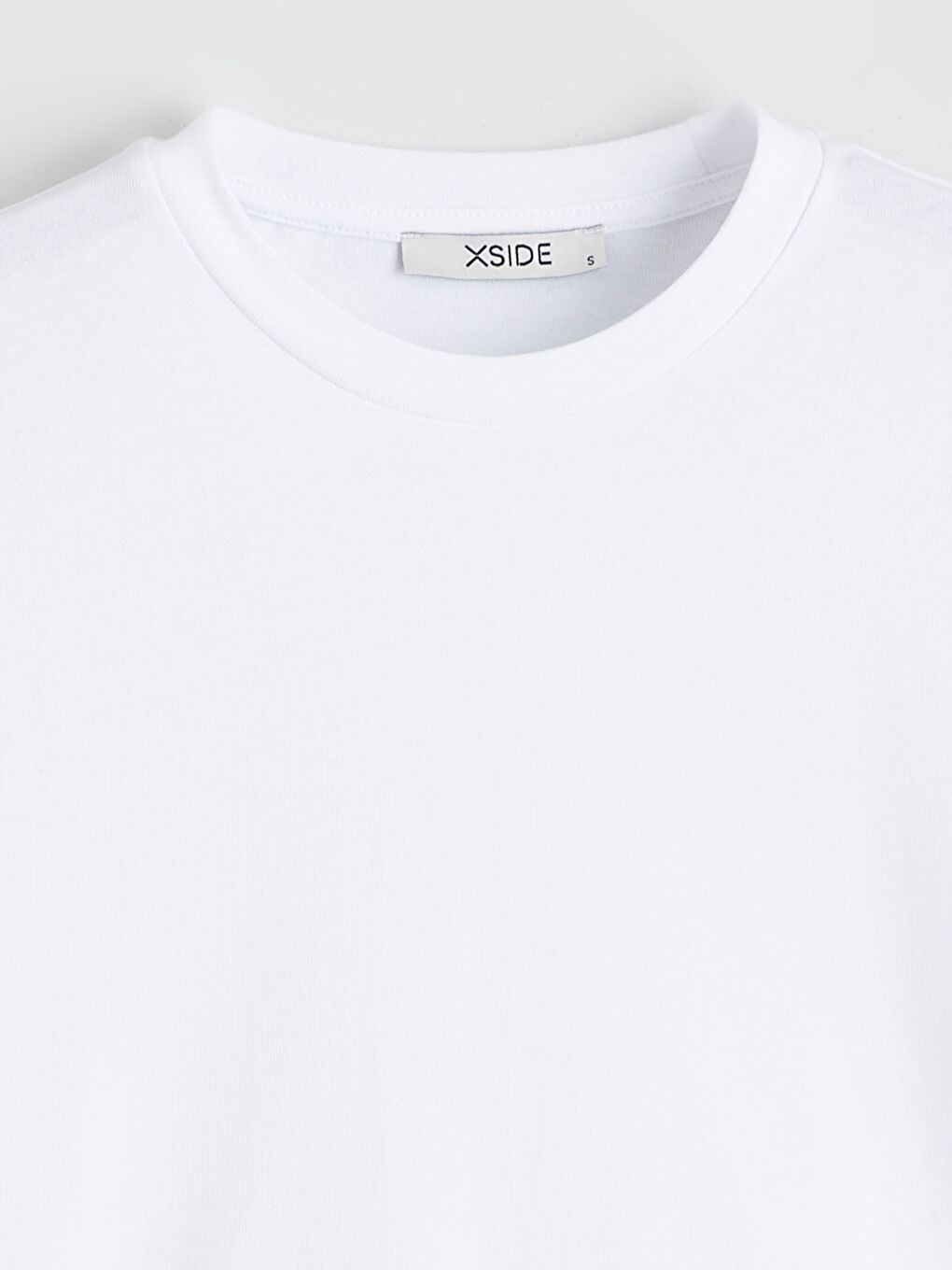 Beyaz Bisiklet Yaka Kadın Tişört-5