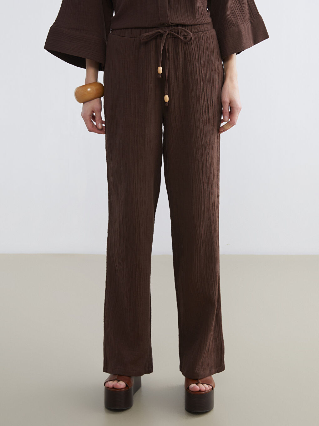 Kahverengi Beli Lastikli Kadın Müslin Pantolon-1