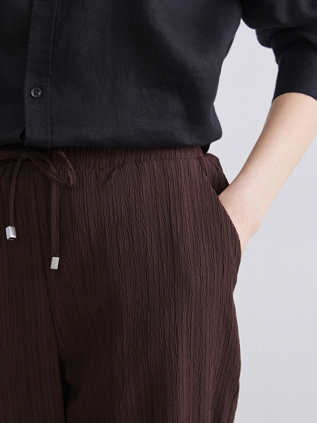 Kahverengi Beli Lastikli Dokulu Havuç Kesim Kadın Pantolon-2