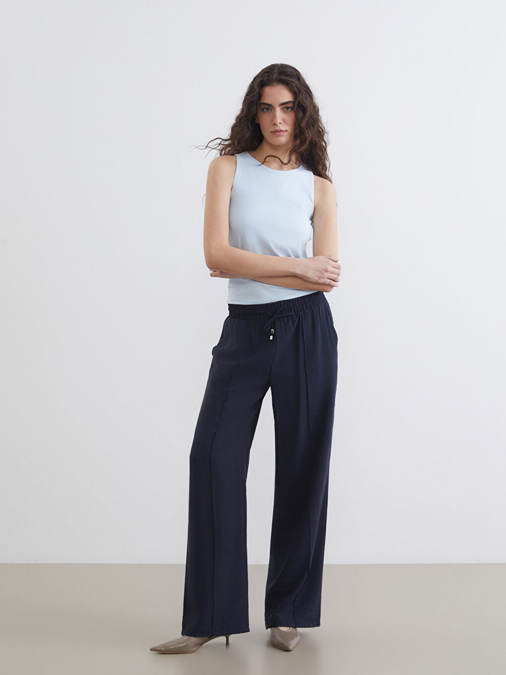 Lacivert Beli Lastikli Geniş Paça Kadın Pantolon