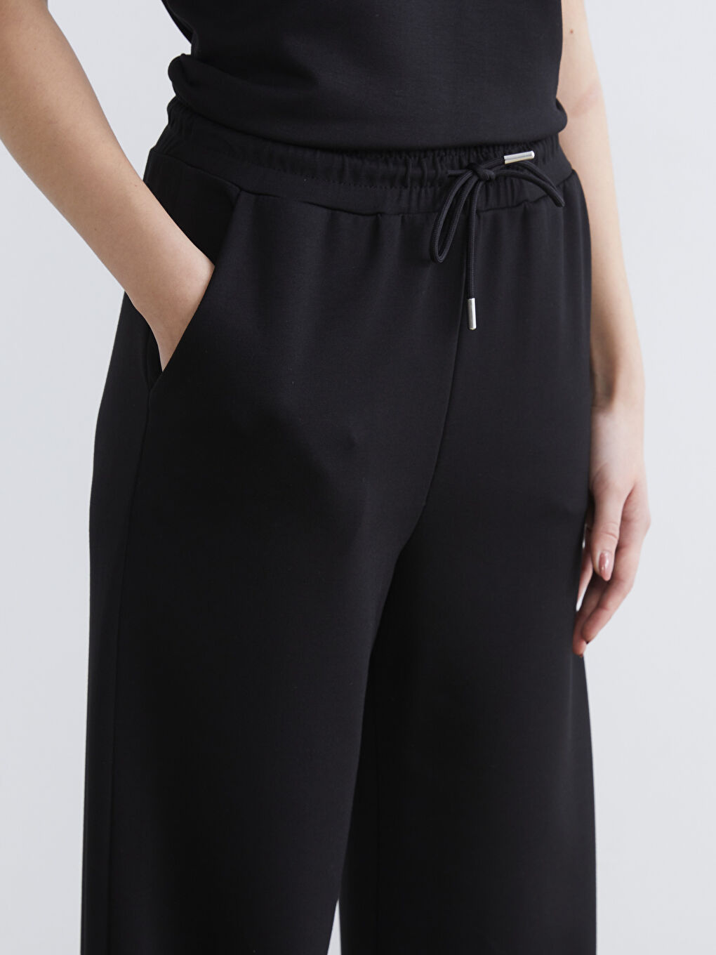 Siyah Geniş Paça Soft Touch Kadın Eşofman Altı-2