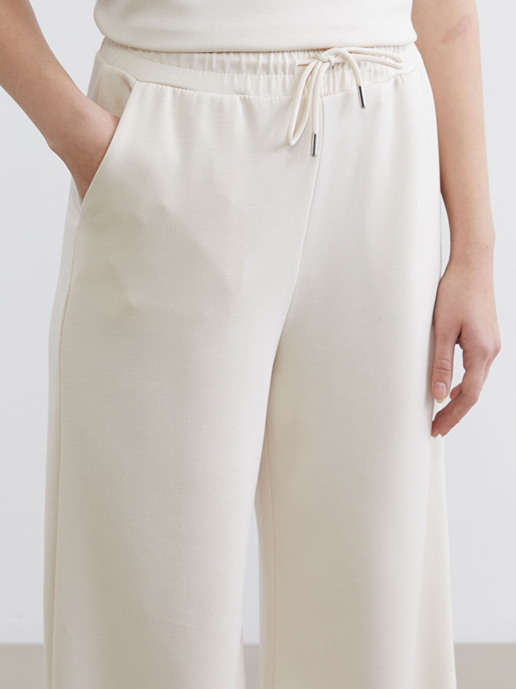 Bej Geniş Paça Soft Touch Kadın Eşofman Altı-2