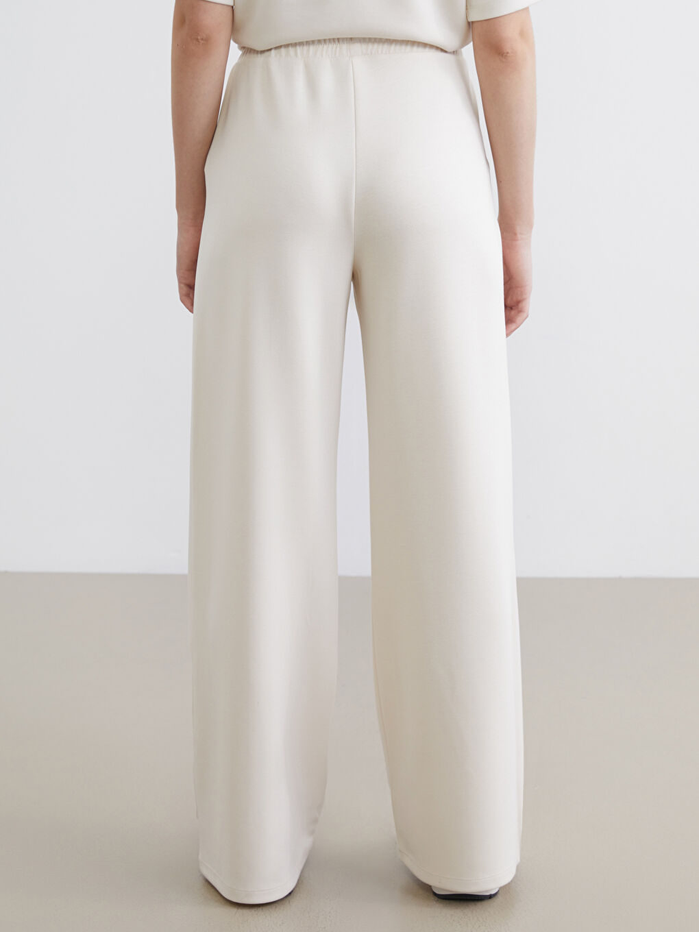 Bej Geniş Paça Soft Touch Kadın Eşofman Altı-3