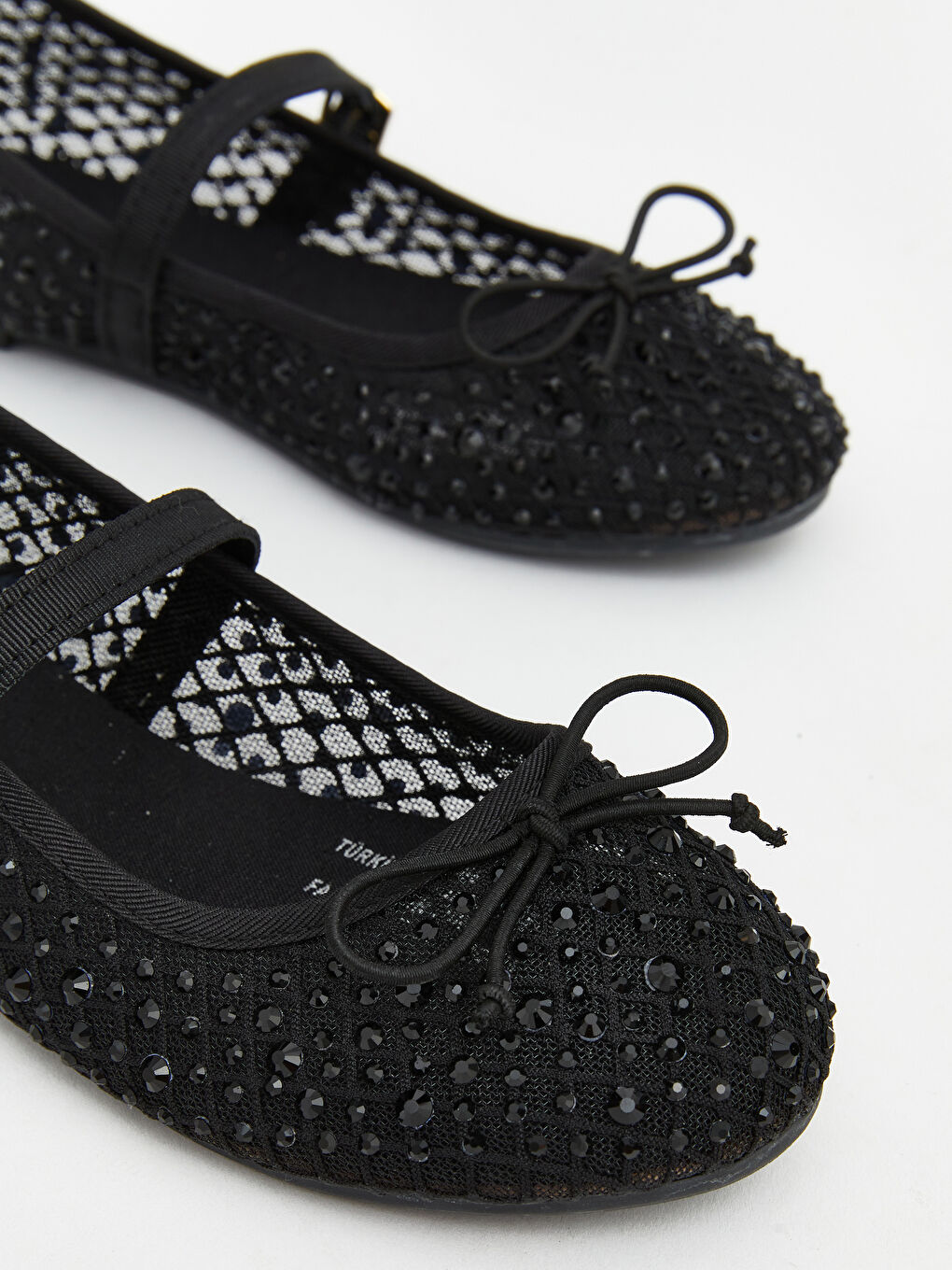 Siyah Bilekten Bantlı Taş İşlemeli Kız Çocuk Babet-2