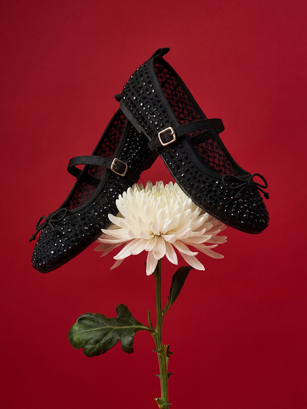 Siyah Bilekten Bantlı Taş İşlemeli Kız Çocuk Babet-1