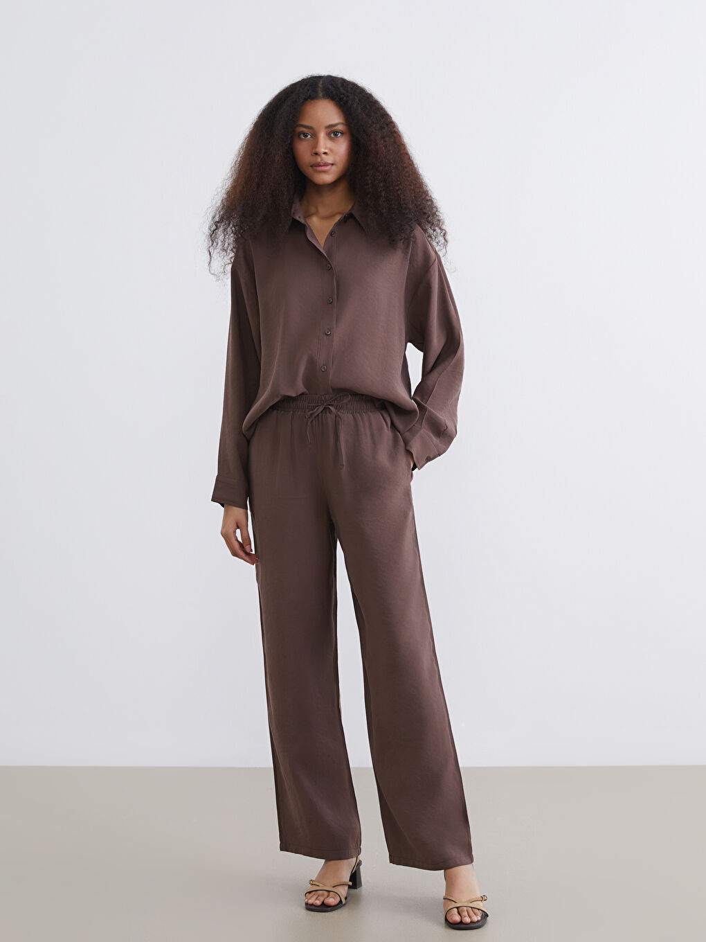 Kahverengi Oversize Modal Karışımlı Kadın Gömlek-1