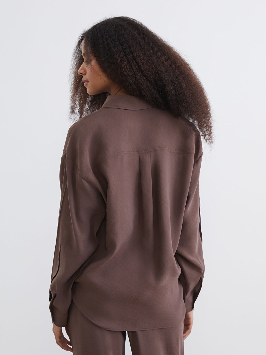 Kahverengi Oversize Modal Karışımlı Kadın Gömlek-3