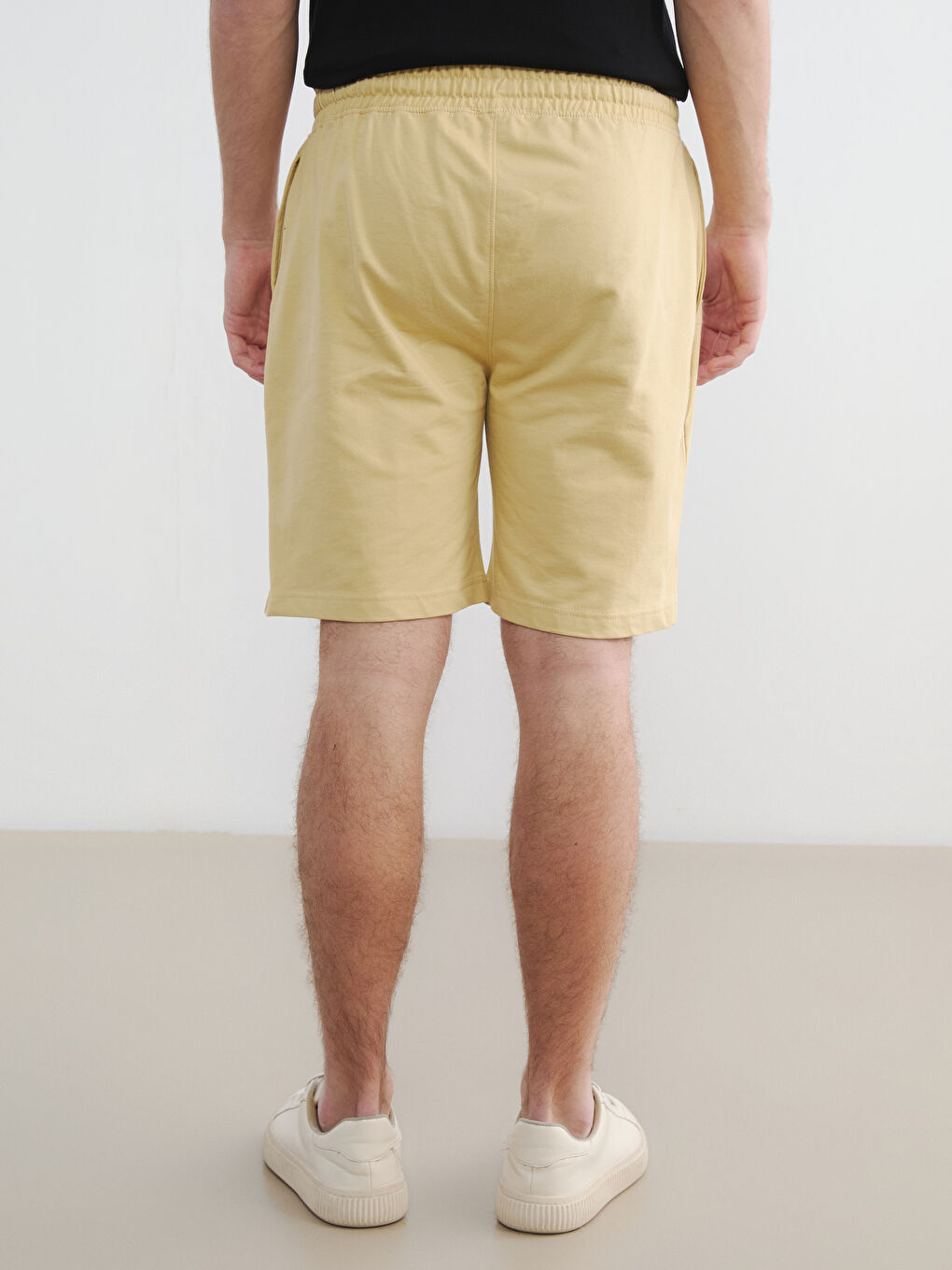 قصة عادية شورت رجالي من خيطين-3