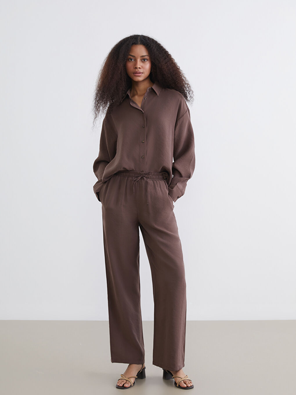 Kahverengi Belİ Lastikli Geniş Paça Kadın Pantolon	