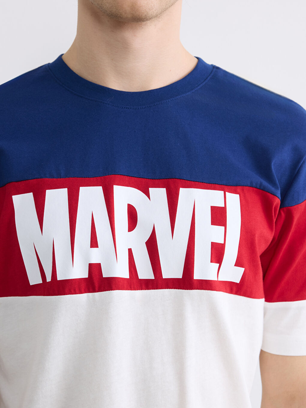 Tricou Bărbați din Bumbac cu Imprimeu Marvel și Guler Rotund-2