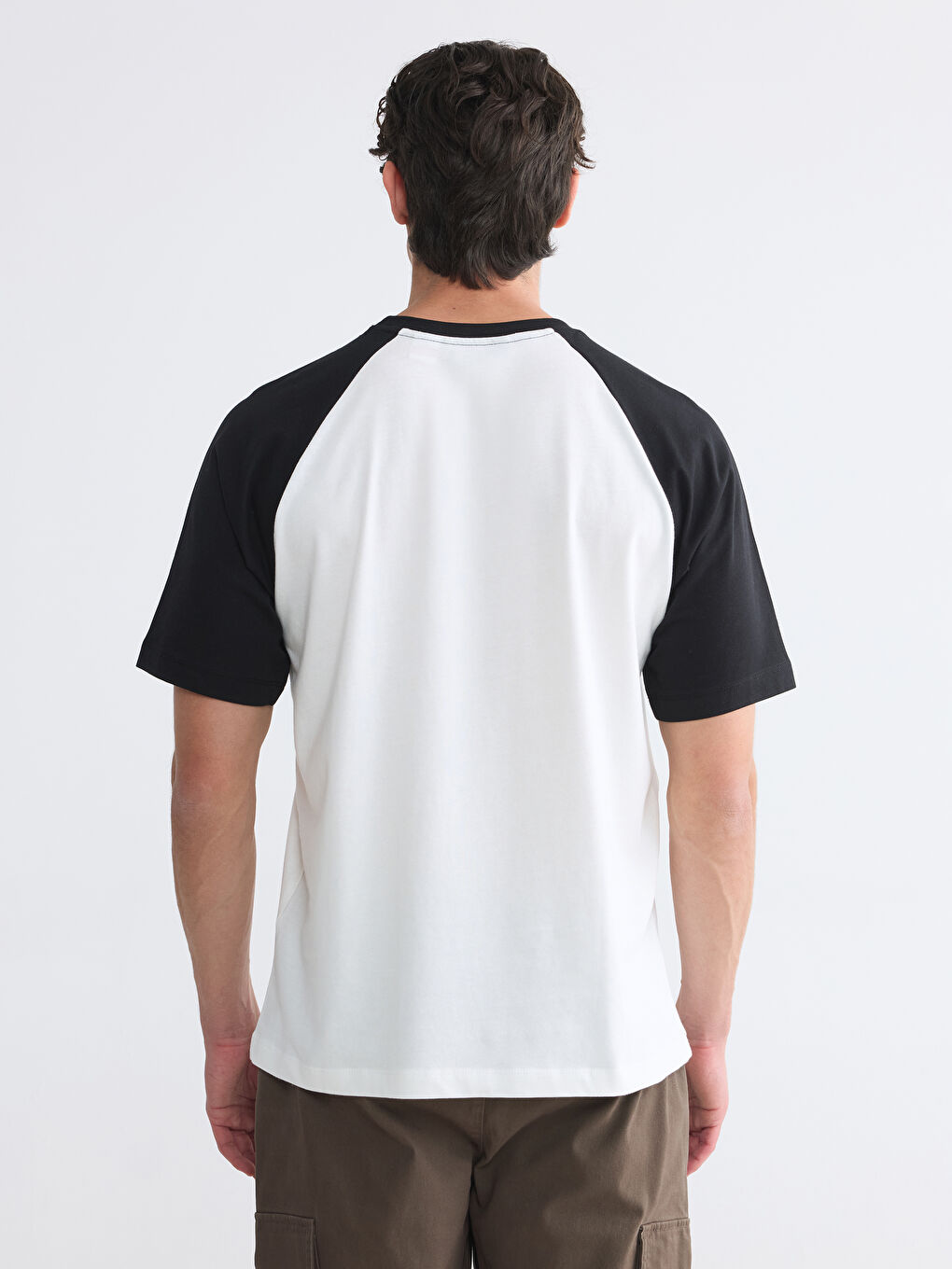 Beyaz Bisiklet Yaka Marvel Baskılı Erkek Tişört-3