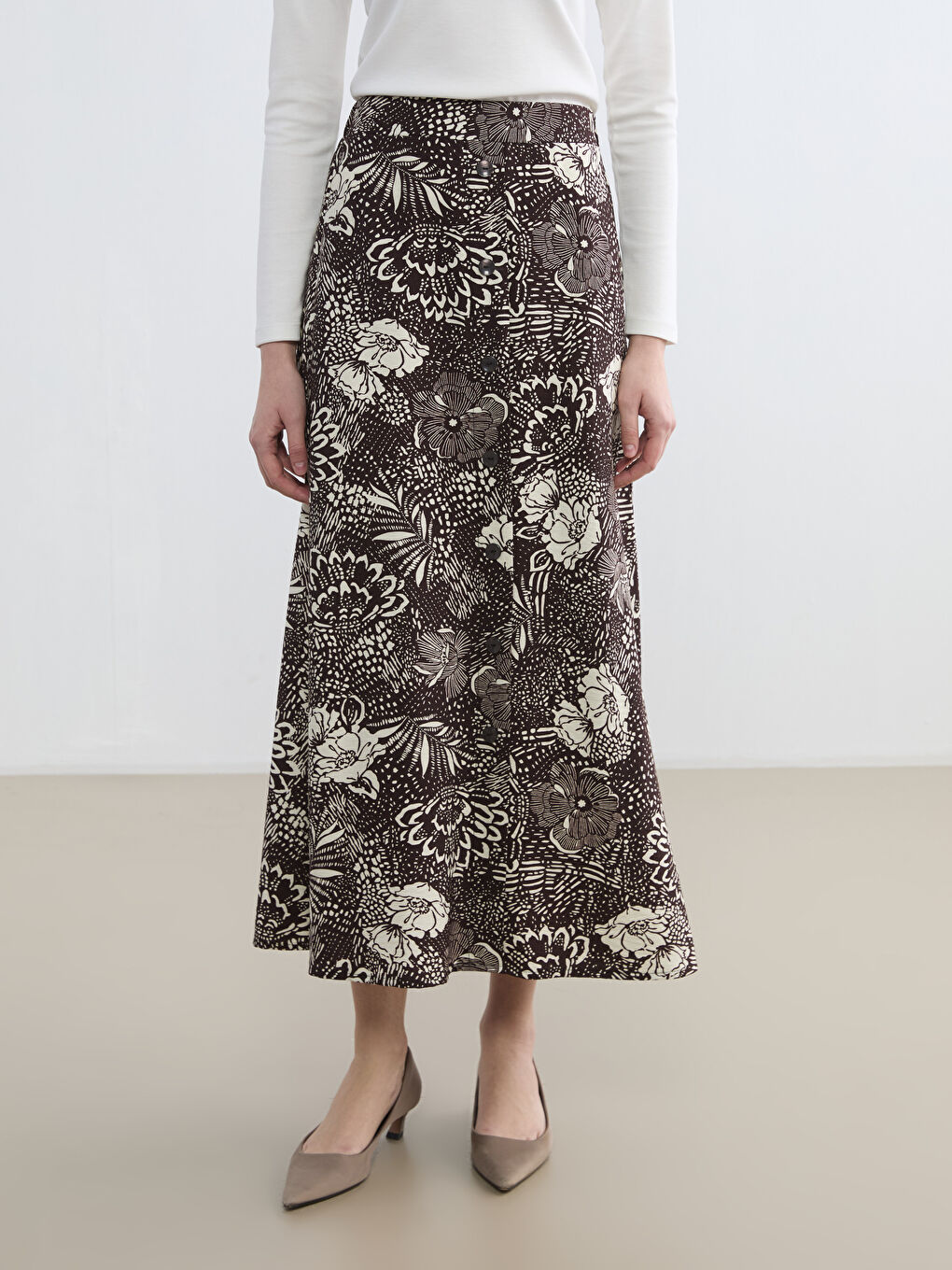 تەنورە قاوه‌یی ژن-1