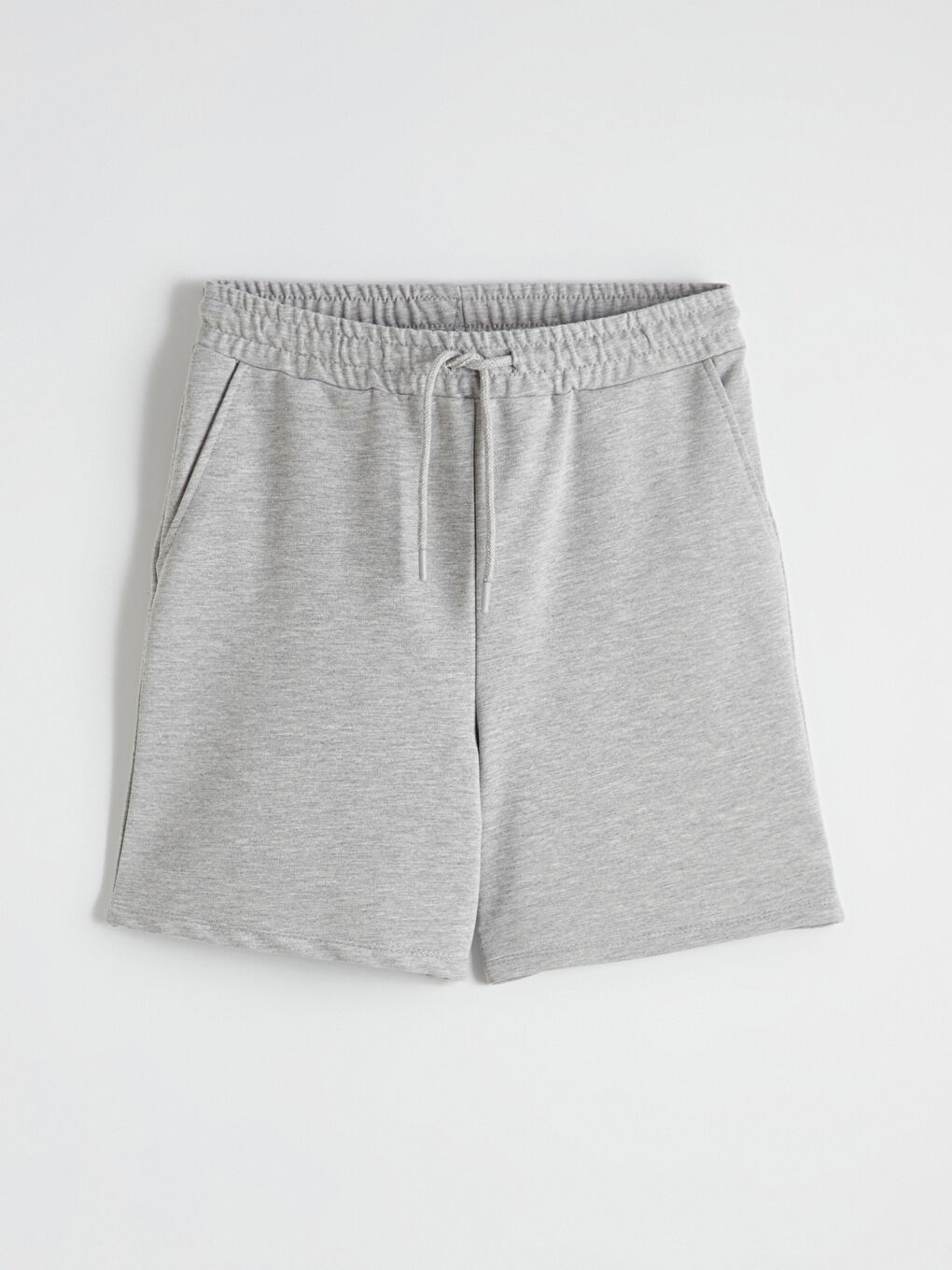 Gri Beli Lastikli Kadın Şort-4