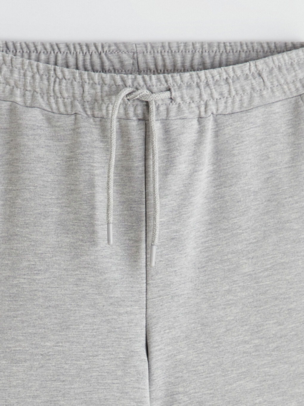 Gri Beli Lastikli Kadın Şort-5