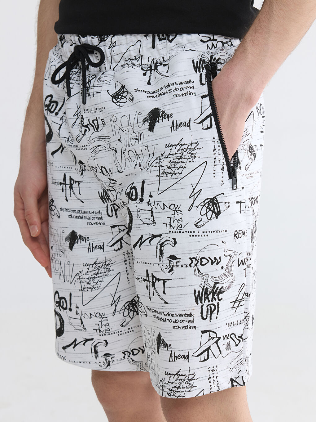 Beyaz Baskılı Erkek Şort-2