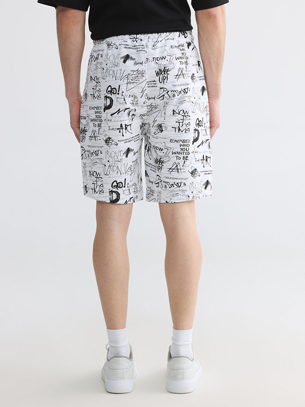 Beyaz Baskılı Erkek Şort-3
