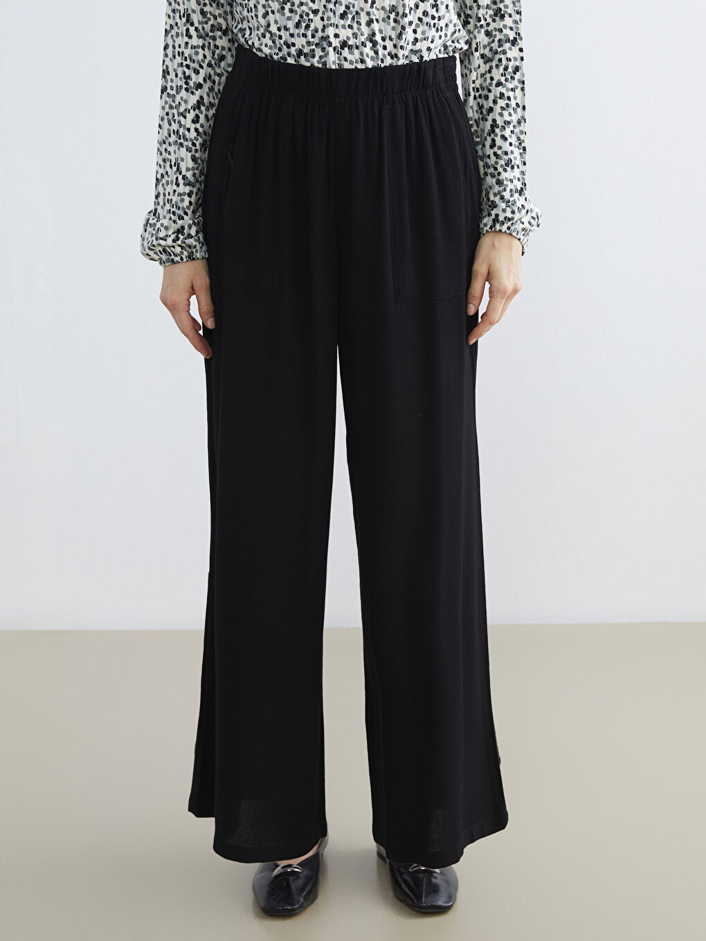 Siyah Beli Lastikli Geniş Paça Kadın Pantolon-1