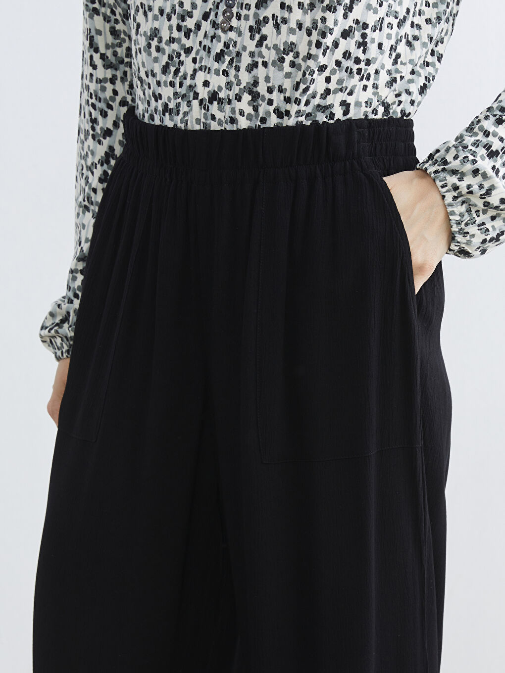 Siyah Beli Lastikli Geniş Paça Kadın Pantolon-2