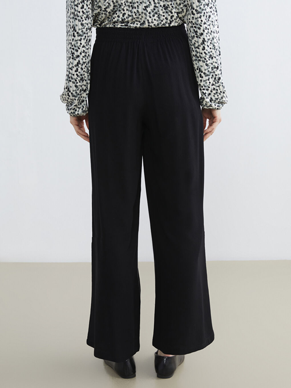 Siyah Beli Lastikli Geniş Paça Kadın Pantolon-3