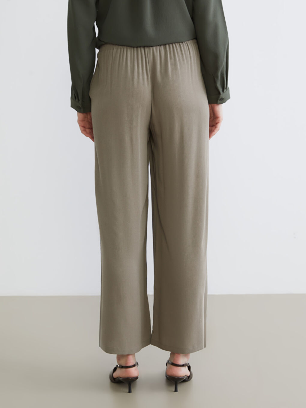 Kahverengi Beli Lastikli Geniş Paça Kadın Pantolon-3