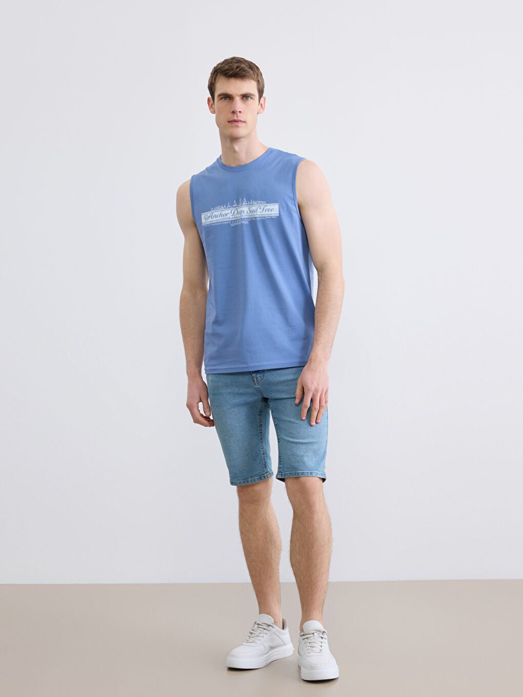 Mavi Bisiklet Yaka Kolsuz Baskılı Erkek Tişört-1