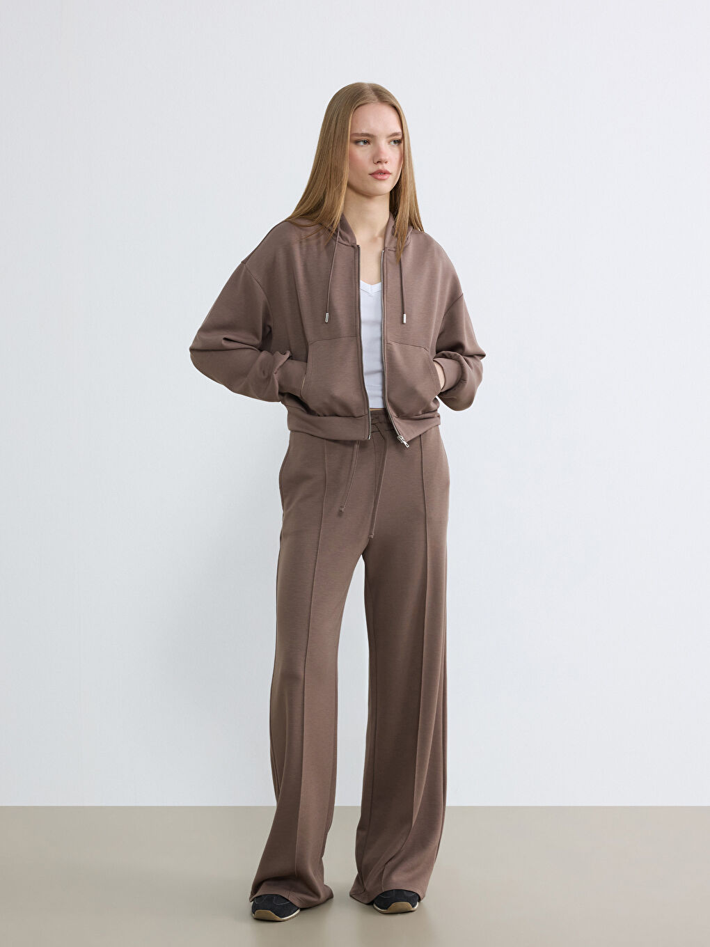 Kahverengi Kapüşonlu Soft Touch Kadın Fermuarlı Sweatshirt-1