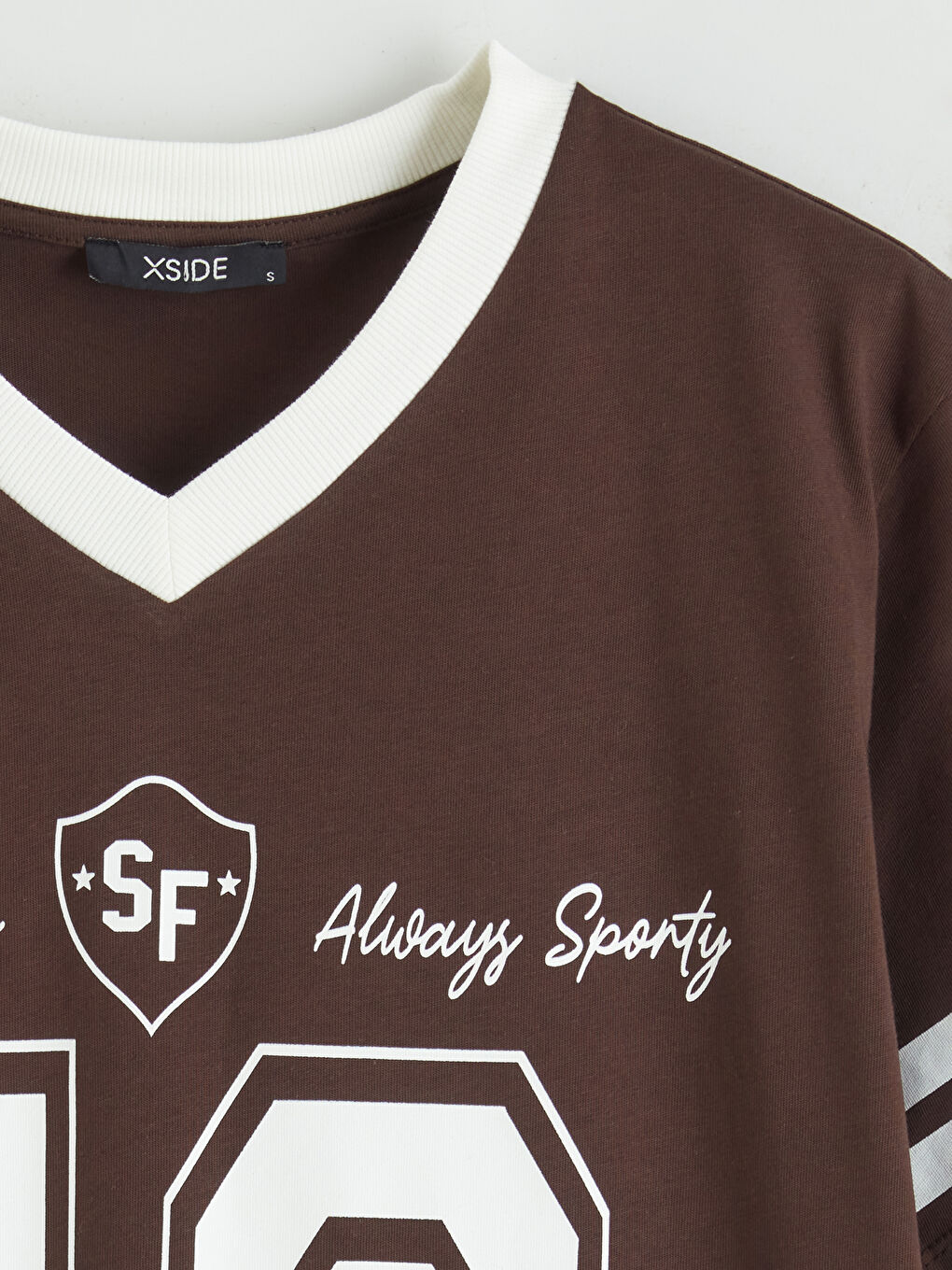 Kahverengi V Yaka San Francisco Baskılı Oversize Kadın Tişört	-5