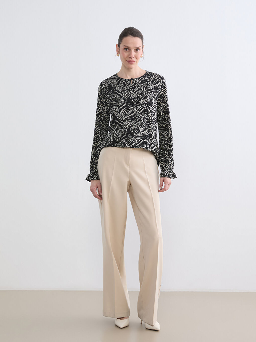 Siyah Bisiklet Yaka Desenli Bluz-1