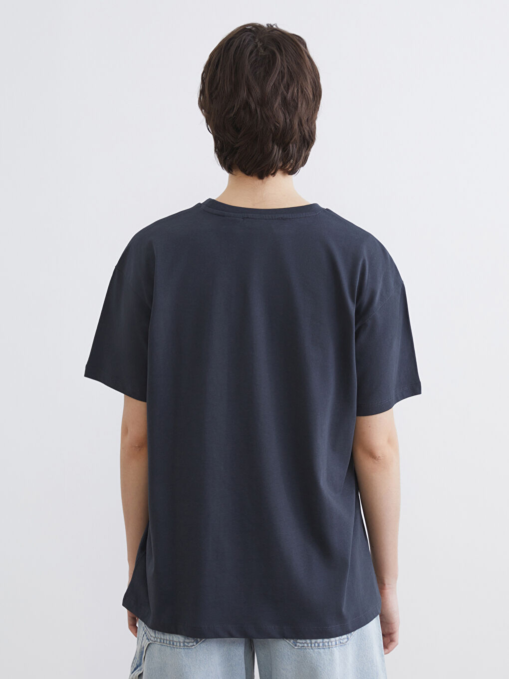 Antrasit Bisiklet Yaka Stitch Baskılı Kadın Tişört-3