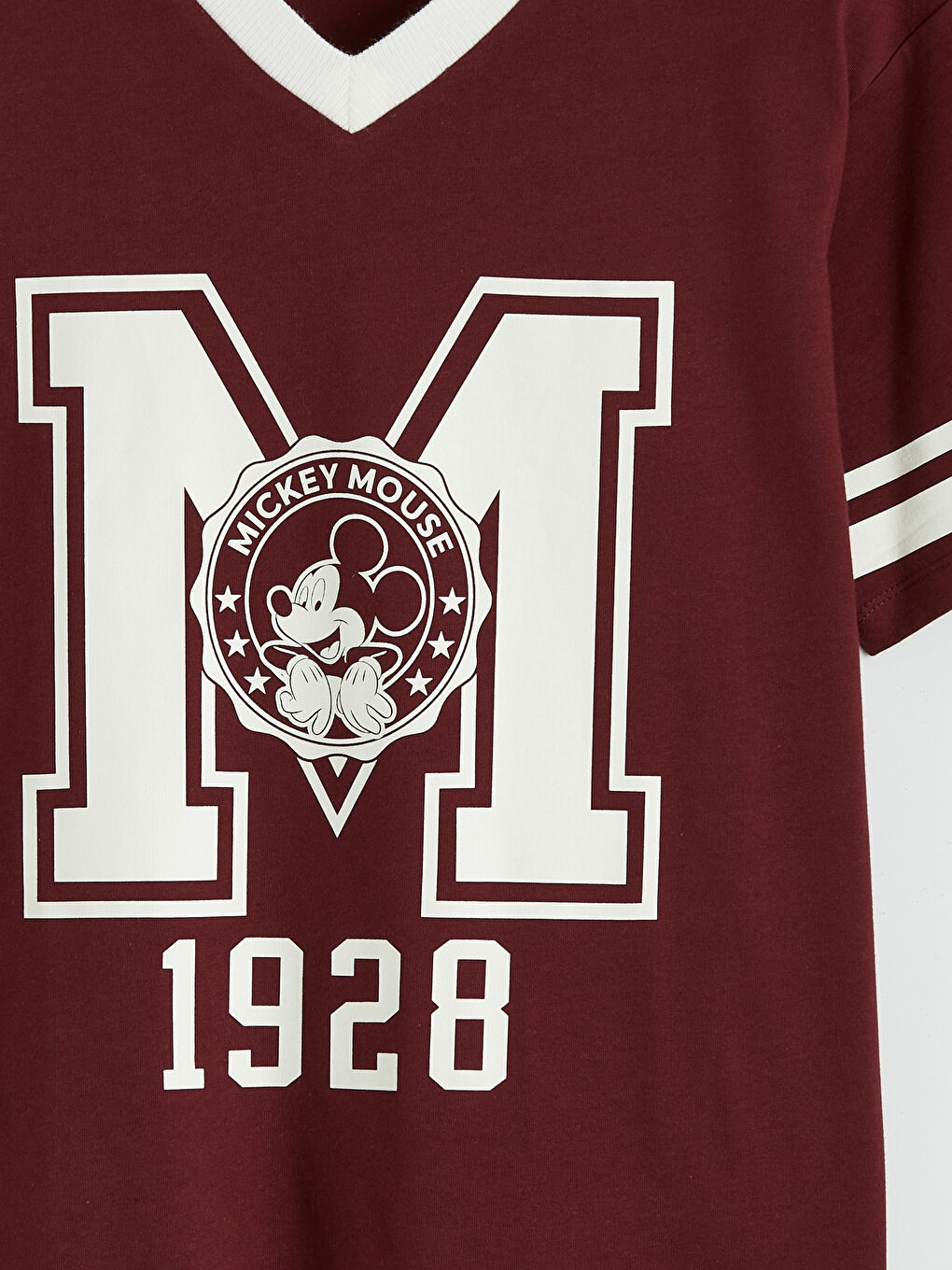 Bordo V Yaka Mickey Mouse Baskılı Oversize Kadın Tişört-1