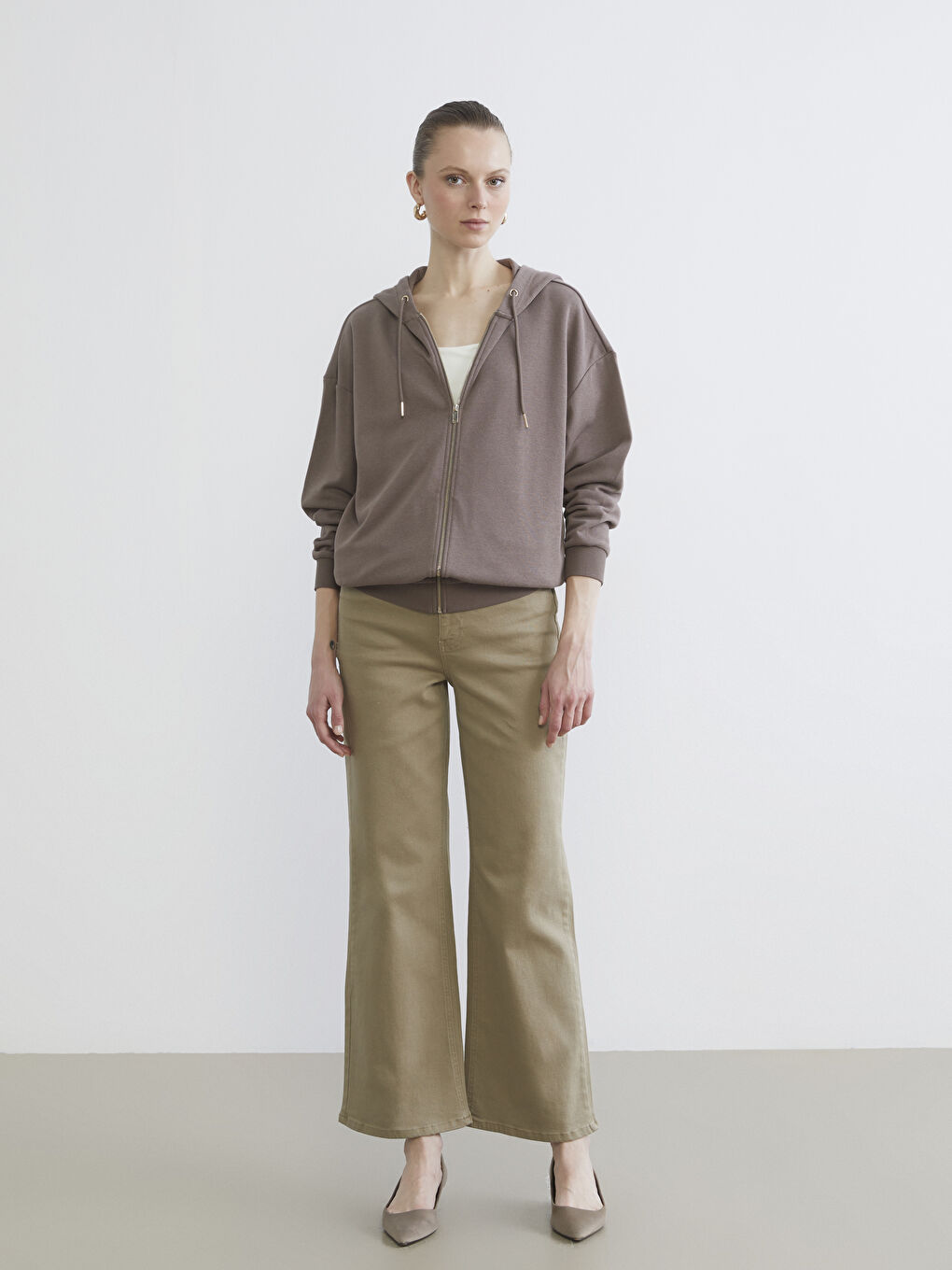 Әйелдер қоңыр Сыдырмасы бар свитшот-1