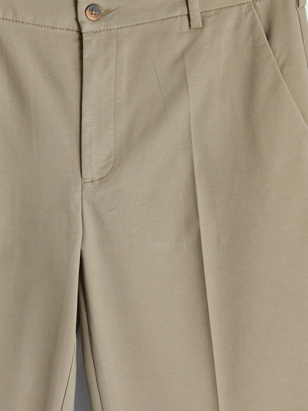 Standard Fit Men's Textured Pleated Trousers-4